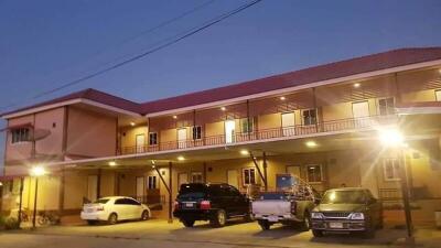 exterior view of an apartment building