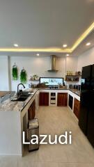 Modern 3-Bedroom Villa with Pool in Mae Nam, Ko Samui