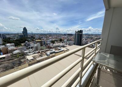 City & Ocean View 1 Bed 2 Bath Condo in Central Pattaya ABPC0570