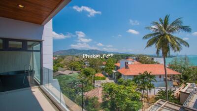 Balcony with ocean view