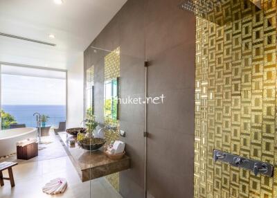 Luxury modern bathroom with ocean view