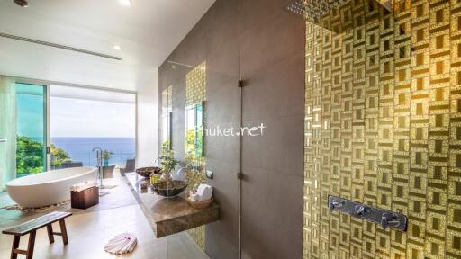 Luxury modern bathroom with ocean view