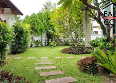 Paradise Villa 2 House for sale in East Pattaya, Pattaya. SH11875