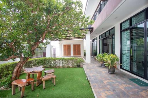 Spacious Four-Bedroom House for Rent in Mae Hia