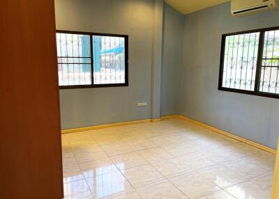 Family house close to Mabprachan reservoir for sale