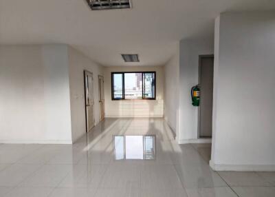 Office Space for Rent on Rama 3 Road, Bang Kho Laem, Bangkok