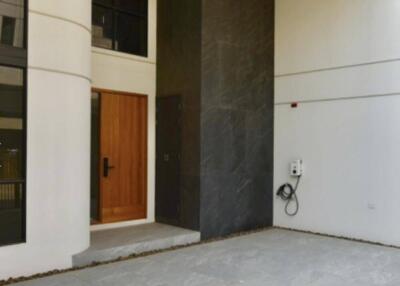 3-BR Townhouse at Demi Sathu 49 in Bang Phong Phang