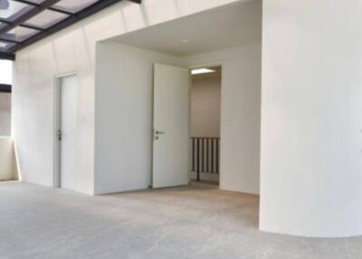 3-BR Townhouse at Demi Sathu 49 in Bang Phong Phang