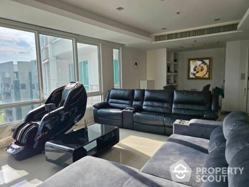 3-BR Condo at Baan Rajprasong Condominium near BTS Ratchadamri