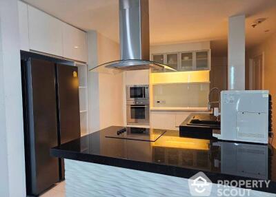 3-BR Condo at Baan Rajprasong Condominium near BTS Ratchadamri