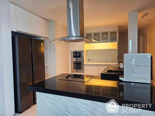 3-BR Condo at Baan Rajprasong Condominium near BTS Ratchadamri