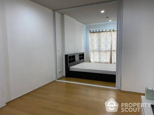 1-BR Condo at Hive Sathorn near BTS Krung Thon Buri