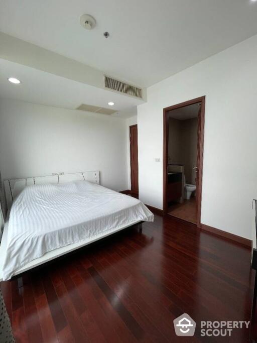 2-BR Condo at Baan Rajprasong Condominium near BTS Ratchadamri