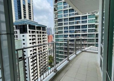2-BR Condo at Baan Rajprasong Condominium near BTS Ratchadamri