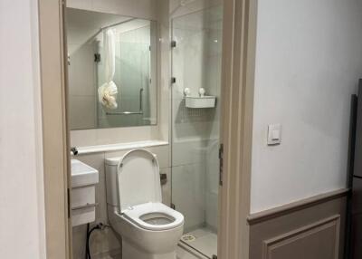 1-BR Condo at Life One Wireless near BTS Phloen Chit