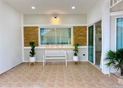 3 Bedrooms Townhouse in Raviporn City Home Village East Pattaya H012018