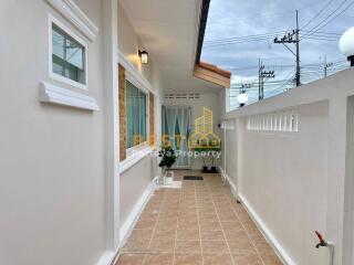 3 Bedrooms Townhouse in Raviporn City Home Village East Pattaya H012018