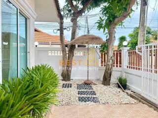 3 Bedrooms Townhouse in Raviporn City Home Village East Pattaya H012018