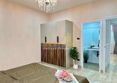 3 Bedrooms Townhouse in Raviporn City Home Village East Pattaya H012018