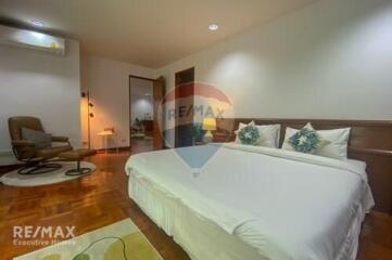 Pet Friendly 3 Bed Condo for Rent near BTS Phrompong Sukhumvit