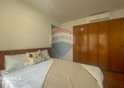 Pet Friendly 3 Bed Condo for Rent near BTS Phrompong Sukhumvit