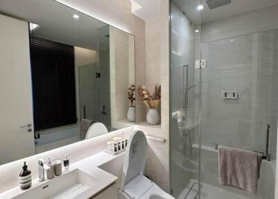 Modern Bathroom with Glass Shower and Vanity