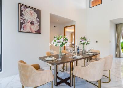 Modern dining room with elegant decor