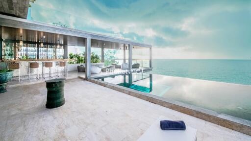 Luxurious patio with infinity pool and ocean view