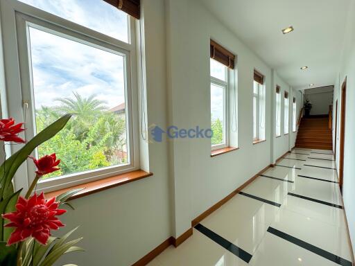 4 Bedrooms House East Pattaya H011783