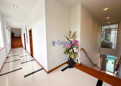 4 Bedrooms House East Pattaya H011783
