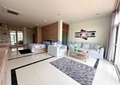 4 Bedrooms House East Pattaya H011783