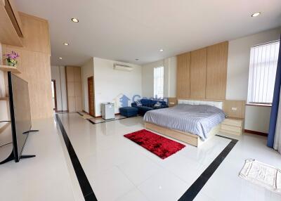 4 Bedrooms House East Pattaya H011783