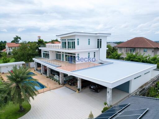 4 Bedrooms House East Pattaya H011783