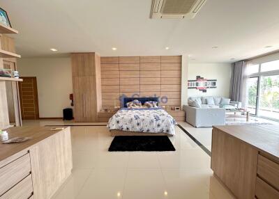 4 Bedrooms House East Pattaya H011783