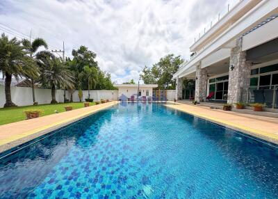 4 Bedrooms House East Pattaya H011783