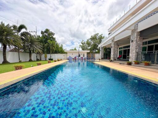 4 Bedrooms House East Pattaya H011783