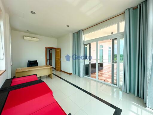 4 Bedrooms House East Pattaya H011783