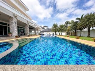 4 Bedrooms House East Pattaya H011783