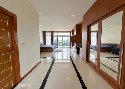 4 Bedrooms House East Pattaya H011783