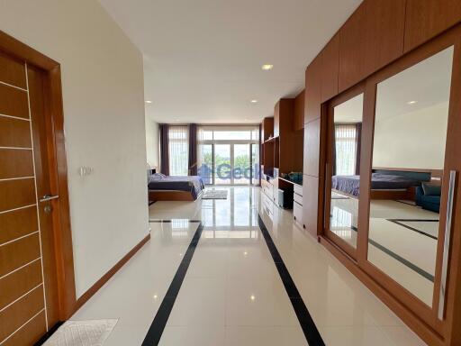 4 Bedrooms House East Pattaya H011783