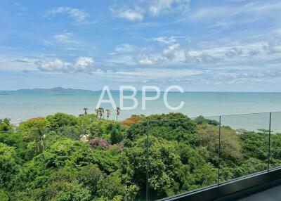 Beachfront Condo for Sale In Wongamat Beach