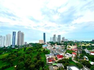 Nice Studio with City View in Wongamat