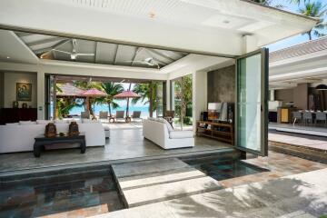 ABSOLUT BEACHFRONT VILLA AND PANORAMIC SEA VIEW