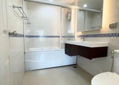 2-BR Condo at Life @ Sukhumvit 65 near BTS Phra Khanong