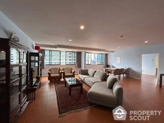 3-BR Condo at S.L.D Condominium near MRT Si Lom