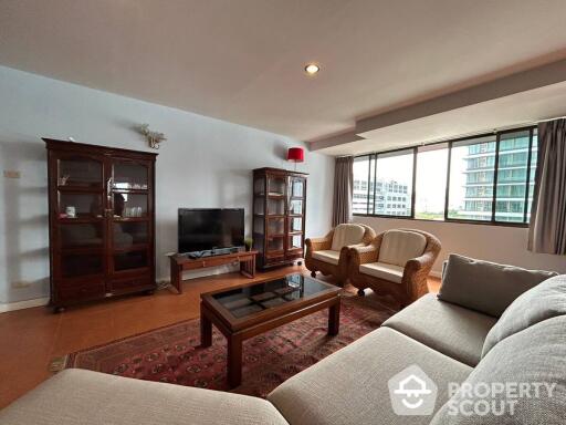 3-BR Condo at S.L.D Condominium near MRT Si Lom