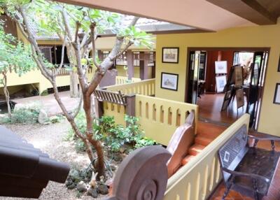 View of a building with an interior courtyard and open walkways