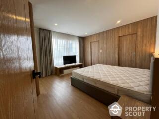 3-BR Condo at Baan Siri Sathorn Yenakard Condominium near MRT Khlong Toei