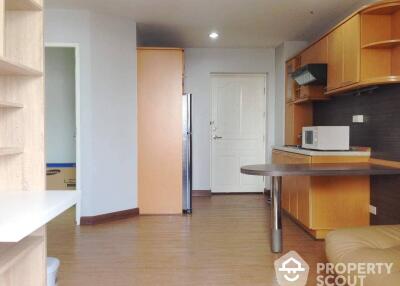 2-BR Condo at Baan Pathumwan Condominium near BTS Ratchathewi