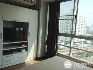 2-BR Condo at Baan Pathumwan Condominium near BTS Ratchathewi